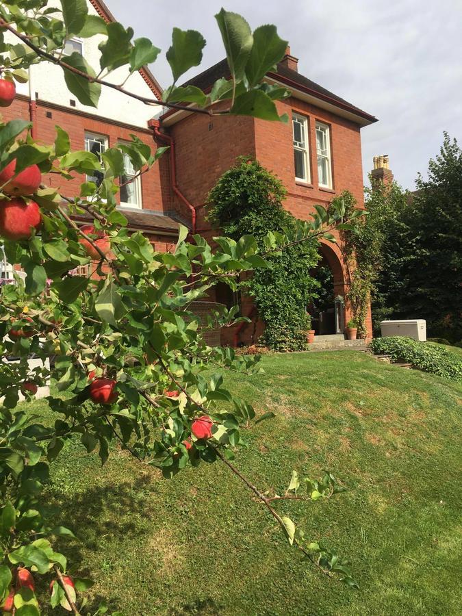 Copper Beech House Bed & Breakfast Malvern ภายนอก รูปภาพ